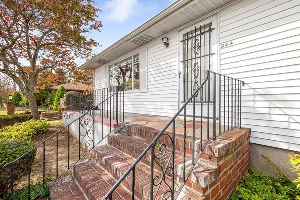 Saugus, MA 01906,244 Lynn Fells Pkwy