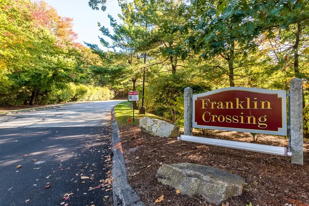 Franklin, MA 02038,1610 Franklin Crossing Road #10