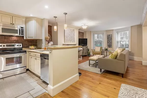 Boston, MA 02118,94 Waltham Street #2