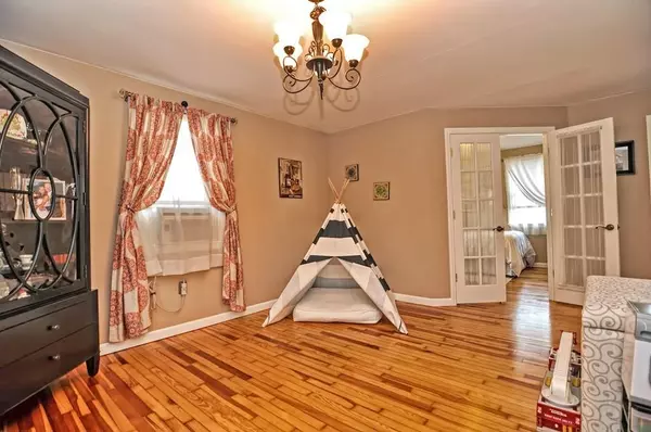 Millbury, MA 01527,13 Elmwood Ave