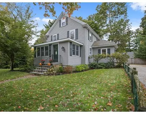 8 Oakley Rd, Dover, MA 02030