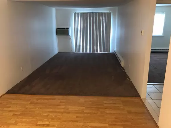 Taunton, MA 02780,816 County #19