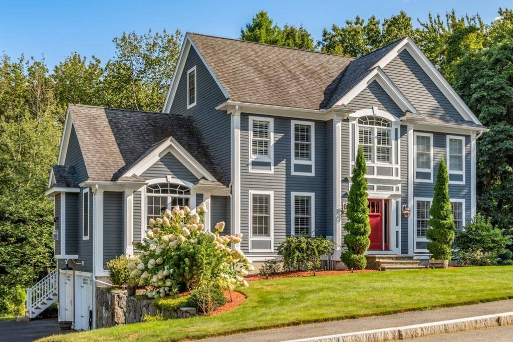 3 Boxwood Cir, Dracut, MA 01826