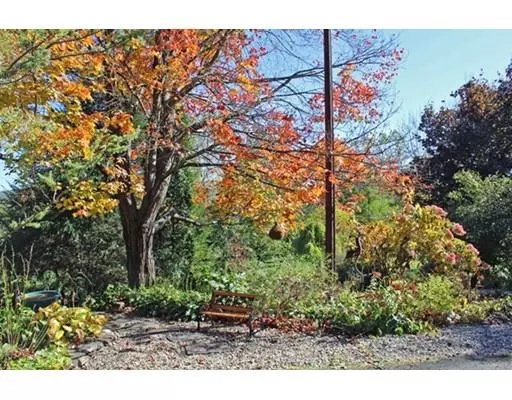 Deerfield, MA 01342,10 Sunrise Avenue