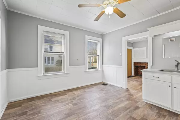 Westfield, MA 01085,62-64 Jefferson St
