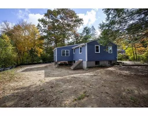 Pembroke, MA 02359,4 Blake Ave