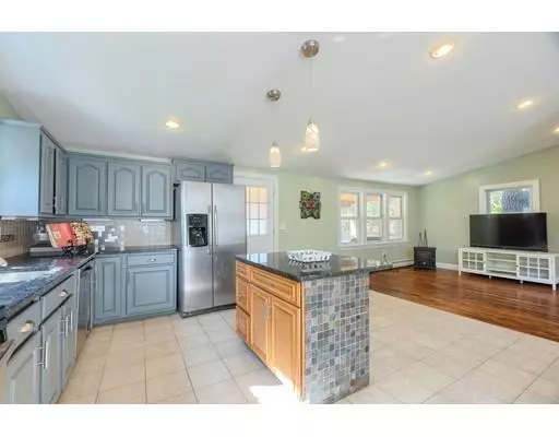 Ayer, MA 01432,176 W Main St