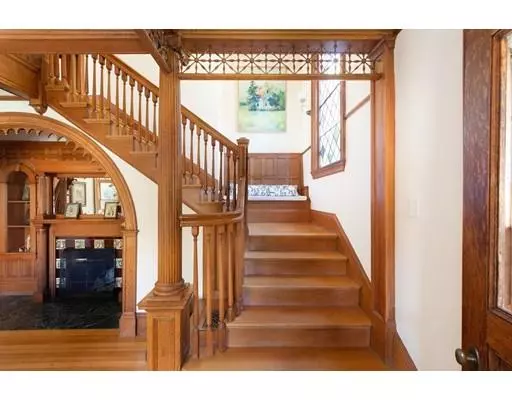 Wellesley, MA 02481,85 Washington St