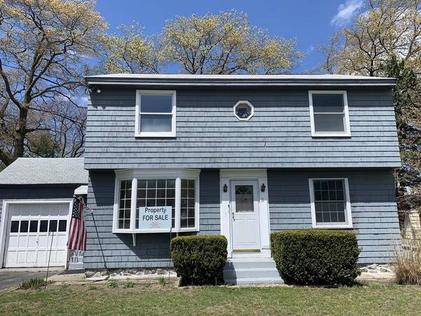 3 Kent St, Lawrence, MA 01843