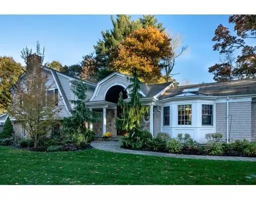 20 Holly Ln, Mattapoisett, MA 02739