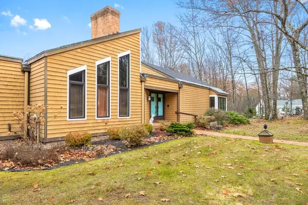 Atkinson, NH 03811,30 Crown Hill Road