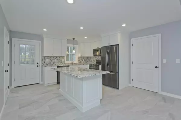 East Longmeadow, MA 01028,43 Pease Rd