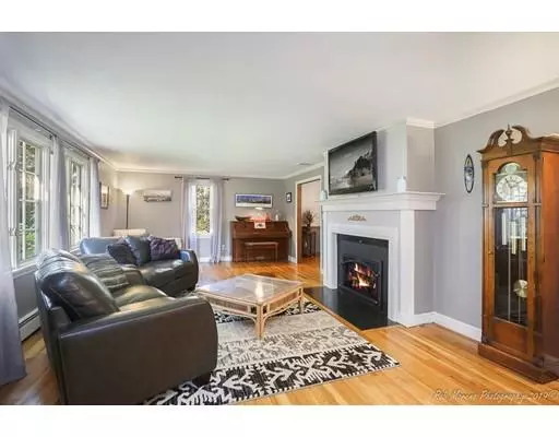 Topsfield, MA 01983,9 Surrey Ln