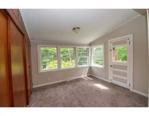 Montgomery, MA 01085,6 Pine Ridge Rd