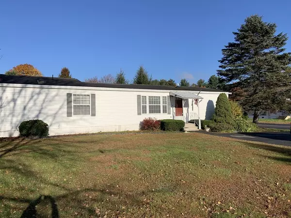 Rochester, NH 03867,4 Caribbean Ln