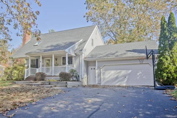 6 Hillside Meadows Dr, Southampton, MA 01073