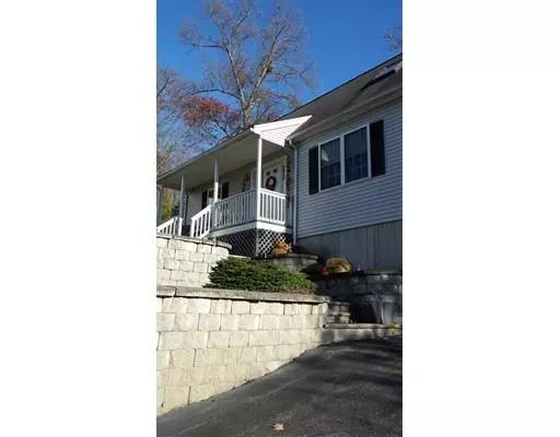 193 Acropolis Rd, Lowell, MA 01854