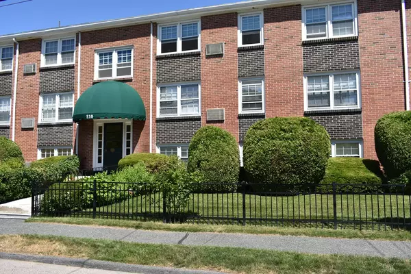 210 Hillside Ave #14, Needham, MA 02494