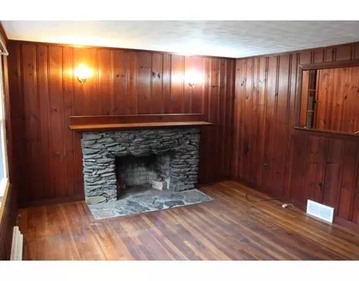 East Bridgewater, MA 02333,64 Old Oak Street