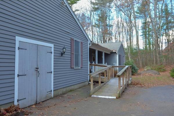 79 Bullard Rd, Oakham, MA 01068