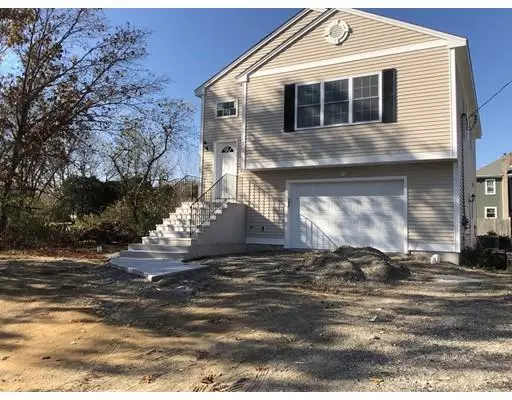 7 Franklin St, Cumberland, RI 02864