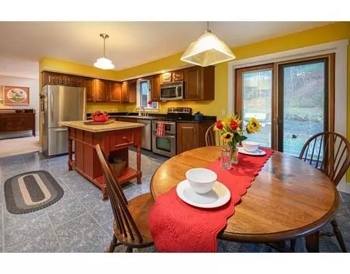 West Boylston, MA 01583,103 Lee St