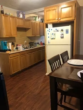 Springfield, MA 01105,83-85 Knox St