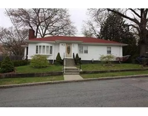 88 Monarch St, Fall River, MA 02723