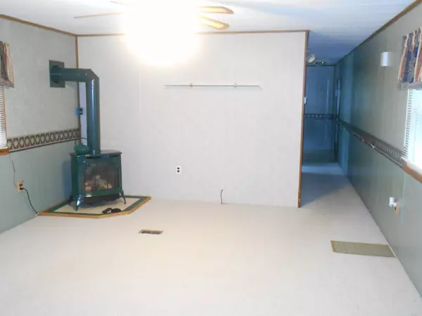 Sturbridge, MA 01566,4 1st Street