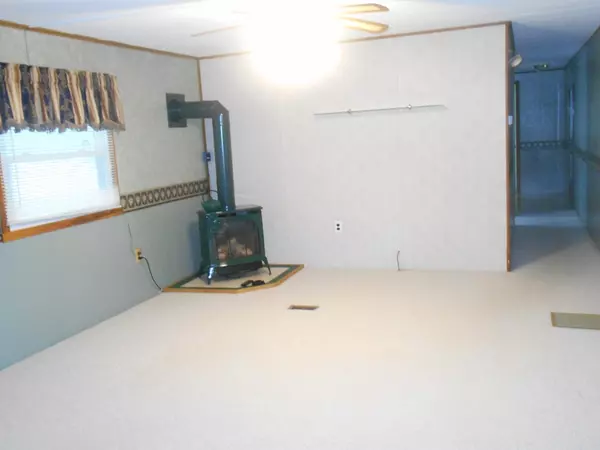 Sturbridge, MA 01566,4 1st Street