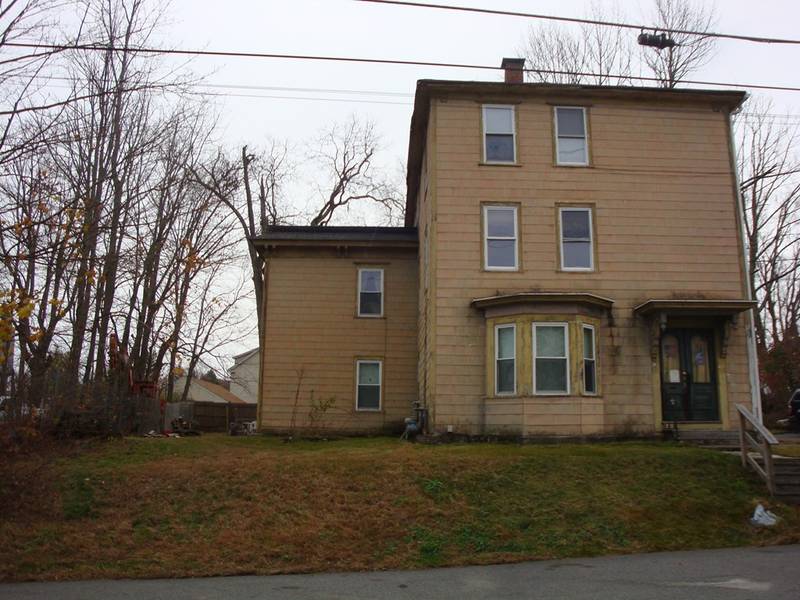 46 Prospect St, Webster, MA 01570