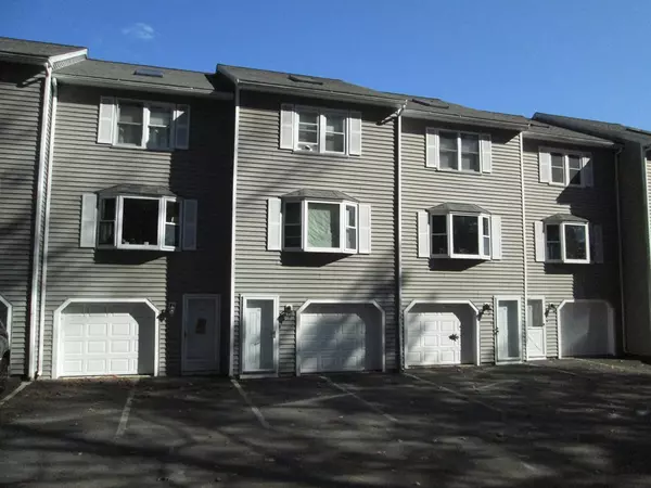 95 Tennis Plaza #19, Dracut, MA 01826