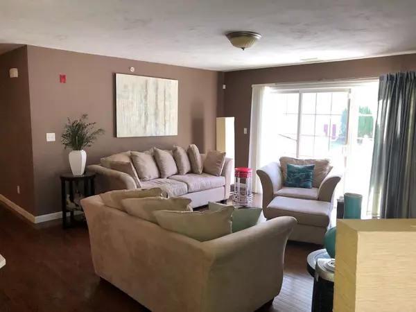 Abington, MA 02351,604 Hampton Way #604