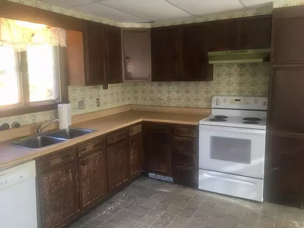 Clinton, MA 01510,289 Sterling St