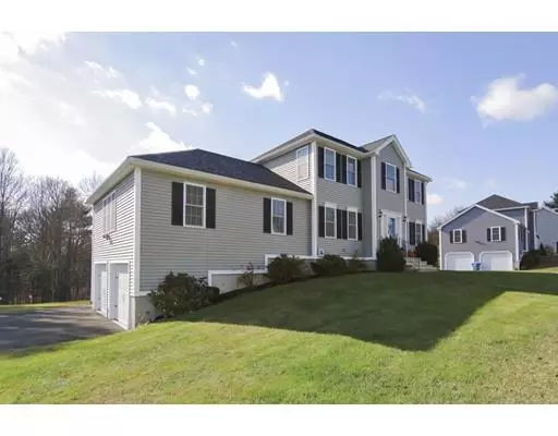 Charlton, MA 01507,8 Lambs Pond Cir