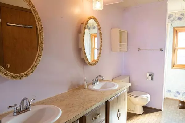 Tiverton, RI 02878,301 Bulgarmarsh #F12