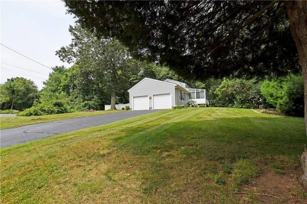 Seekonk, MA 02771,51 Wildflower Drive