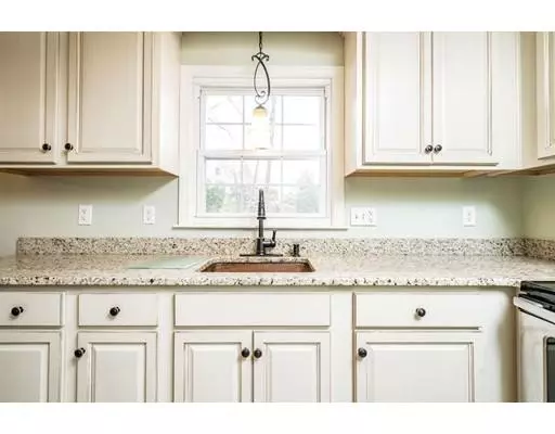 Westfield, MA 01085,27 Knollwood Dr