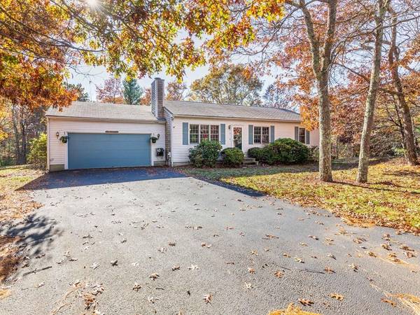 2 King Arthurs Way, Bourne, MA 02532