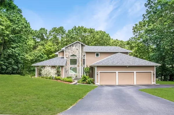 31 Sentry Hill Rd, Sharon, MA 02067