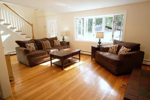 Milton, MA 02186,54 Beacon Street Circle