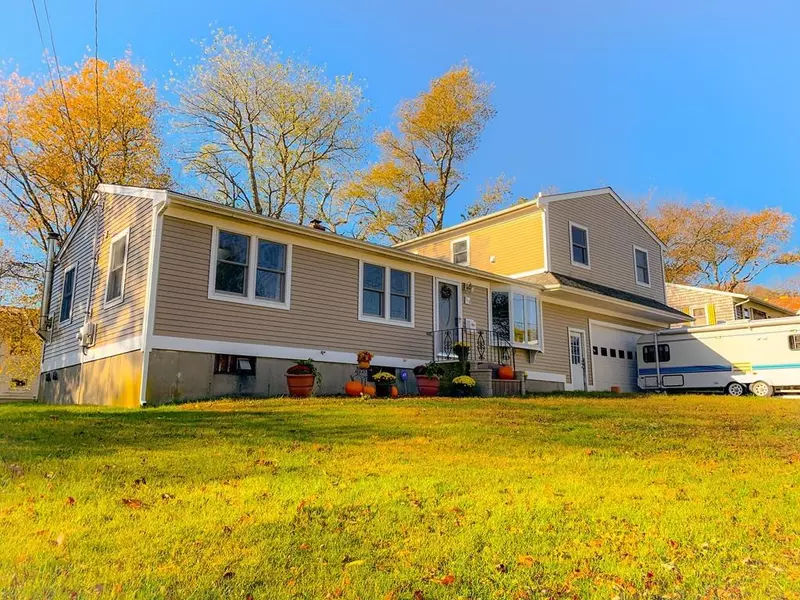 113 Fir Ave, Tiverton, RI 02878