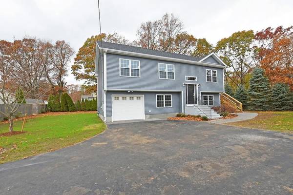 18 Anama, East Providence, RI 02916