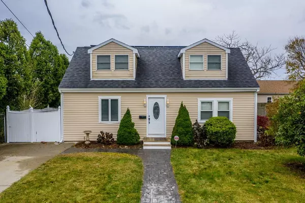 10 Perry St, Dartmouth, MA 02748