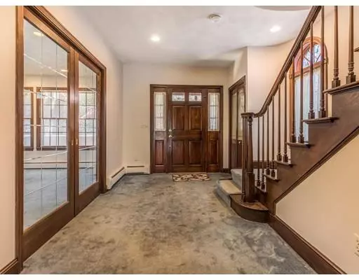 Wakefield, MA 01880,16 Cedar St