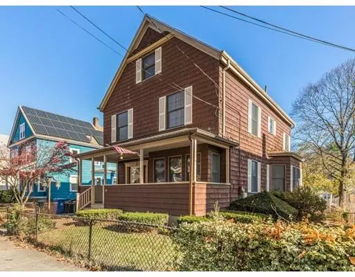 Wakefield, MA 01880,16 Cedar St