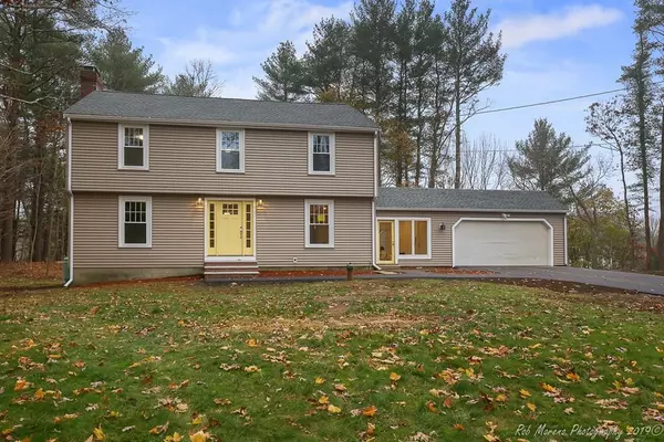 9 Cedar St, Boxford, MA 01921