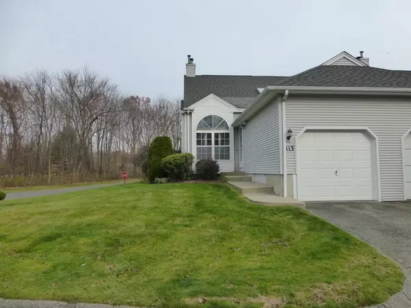 Agawam, MA 01001,113 Brookfield Ln #113