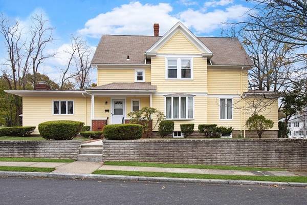 52 Wilson Ave, East Providence, RI 02916