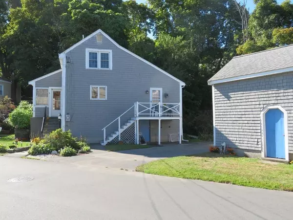 Wakefield, MA 01880,15 Valley St